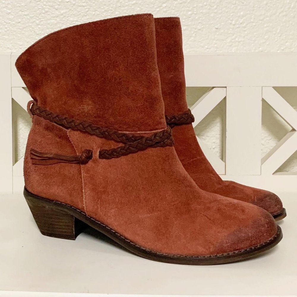 Anthropologie Latigo Dosha Suede Booties in Rust Size 7.5 - Picture 1 of 10